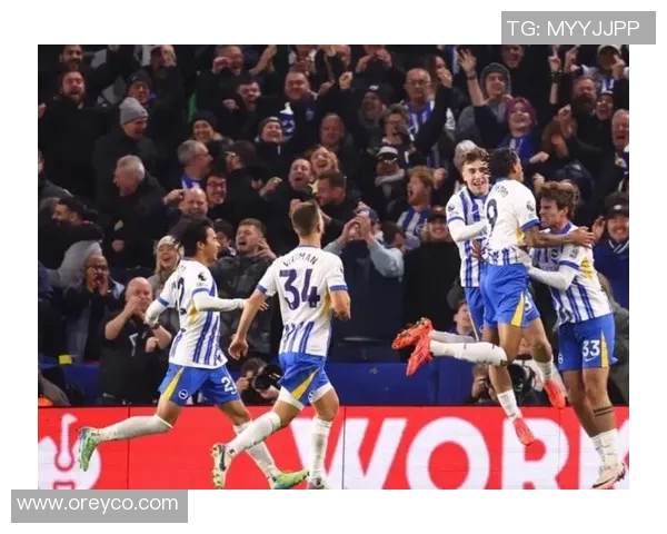 英超巅峰对决11人对10人逆转精彩13亿豪门3轮2平保持17场不败纪录